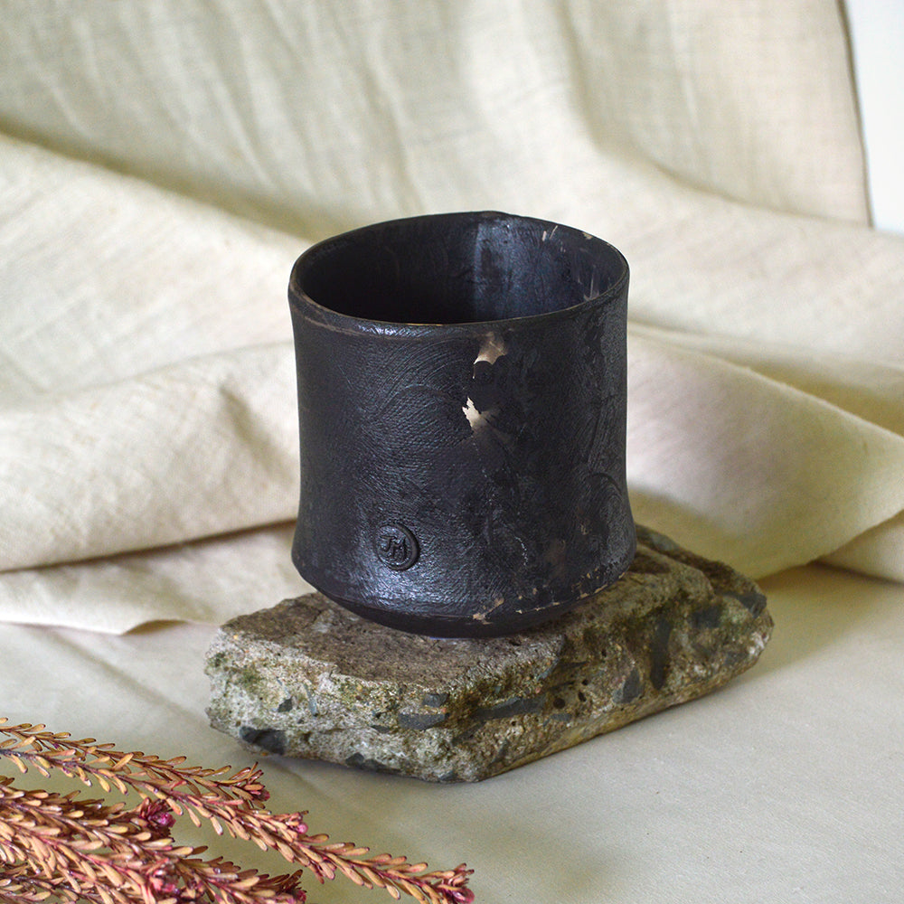 the Hebe cup : Dark