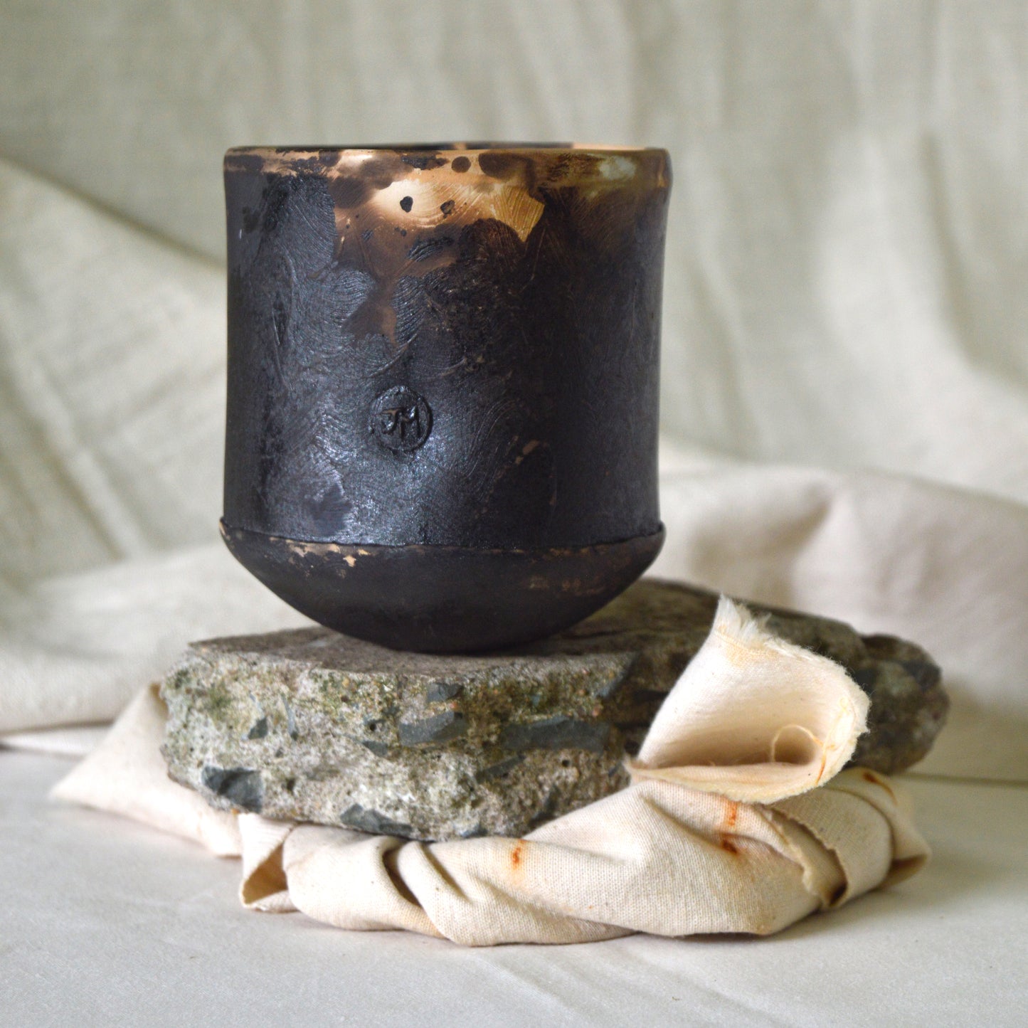 the Hebe cup : Dark